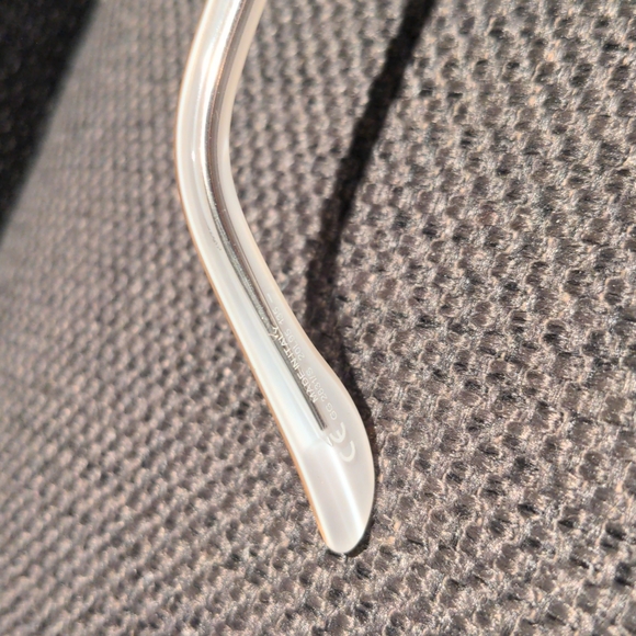 Gucci Sunglasses with Case - Picture 6 of 8